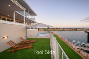 32 Corella Court - Private Jetty and Pool